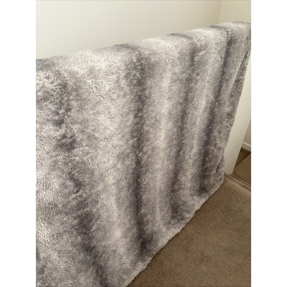 Mon Chateau luxury  Faux Fur Throw 60 x 70  shades of gray‎ EUC